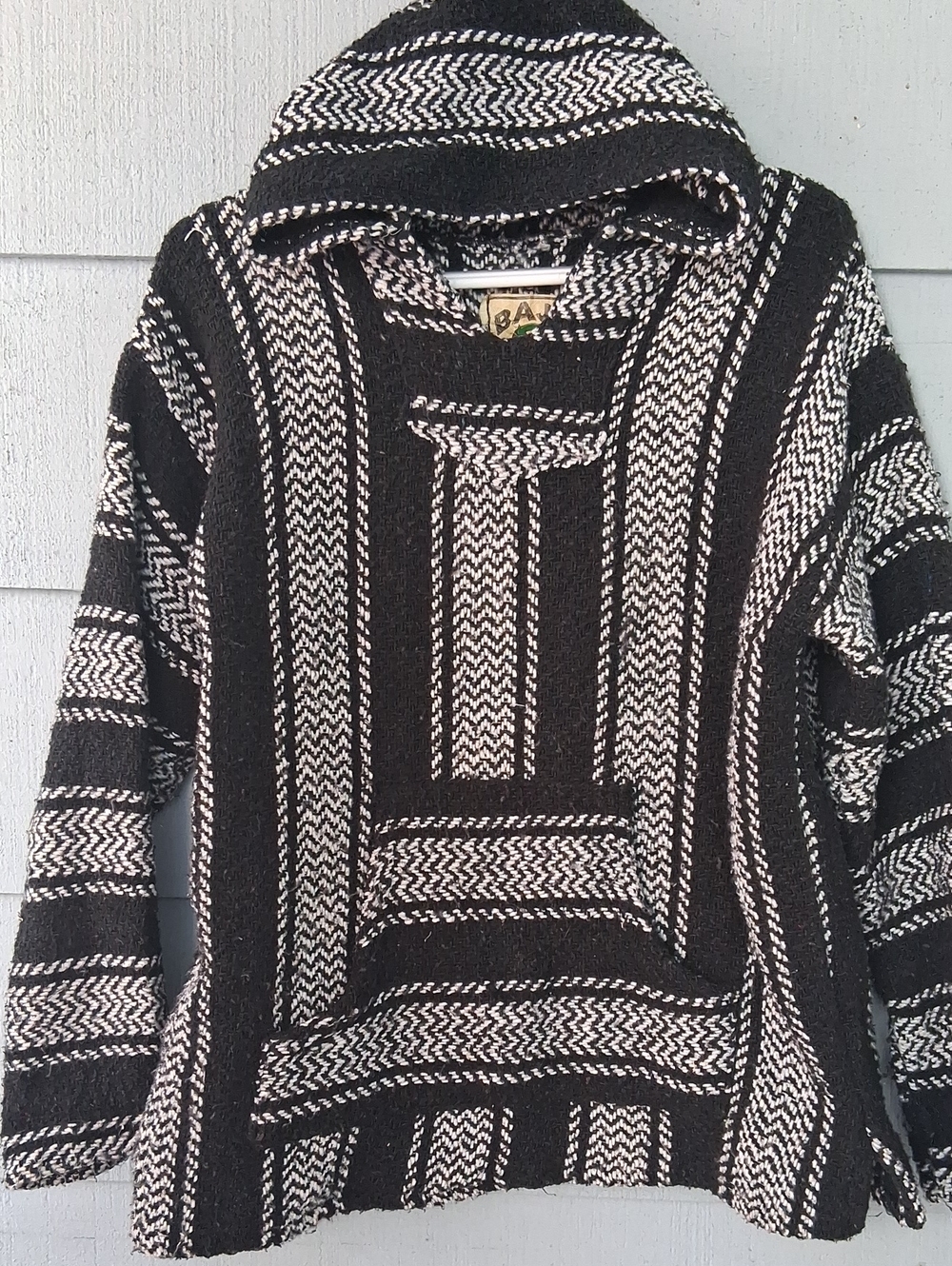 Baja Style Black & White Hooded Sweater - Unbranded
